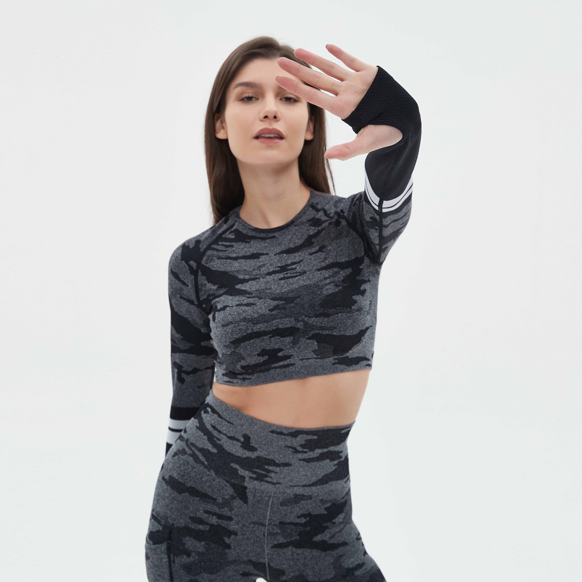 Custom logo 3-piece seamless camo sports bra and leggings set